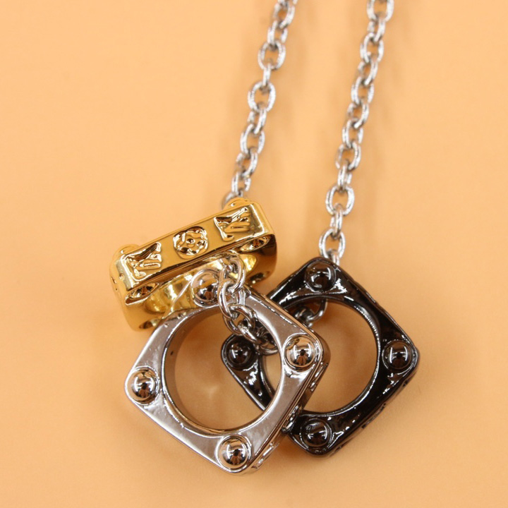 Louis Vuitton Monogram Bold Necklace    M00675 - 