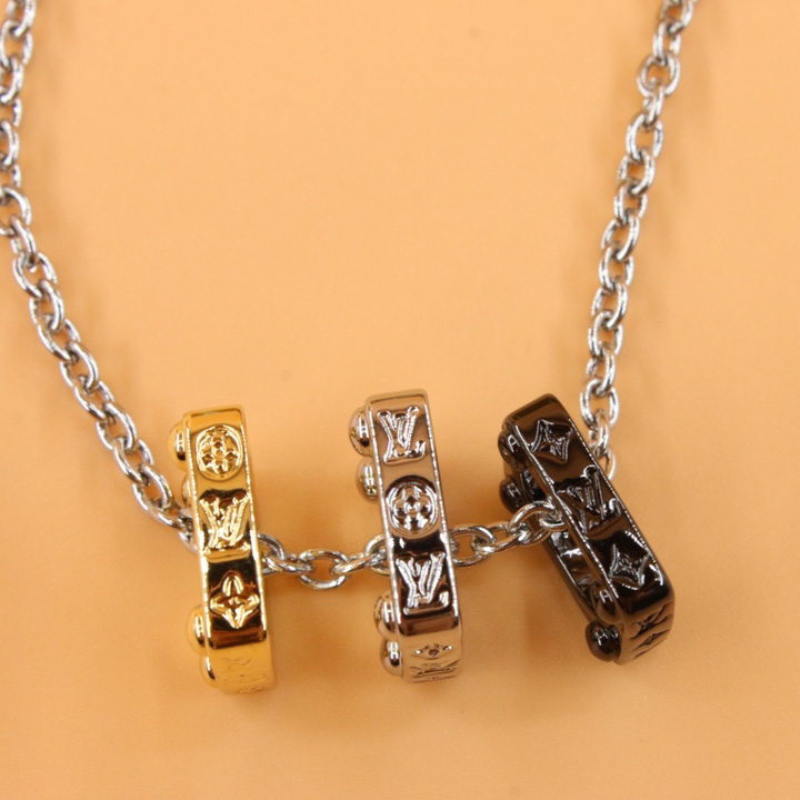 Louis Vuitton Monogram Bold Necklace    M00675 - 