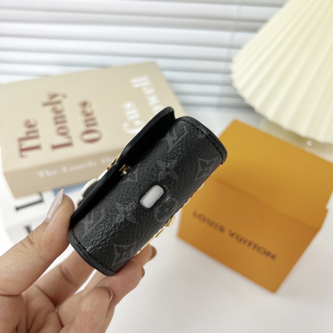 Louis Vuitton Panda Earpods Case    GI0861 - 