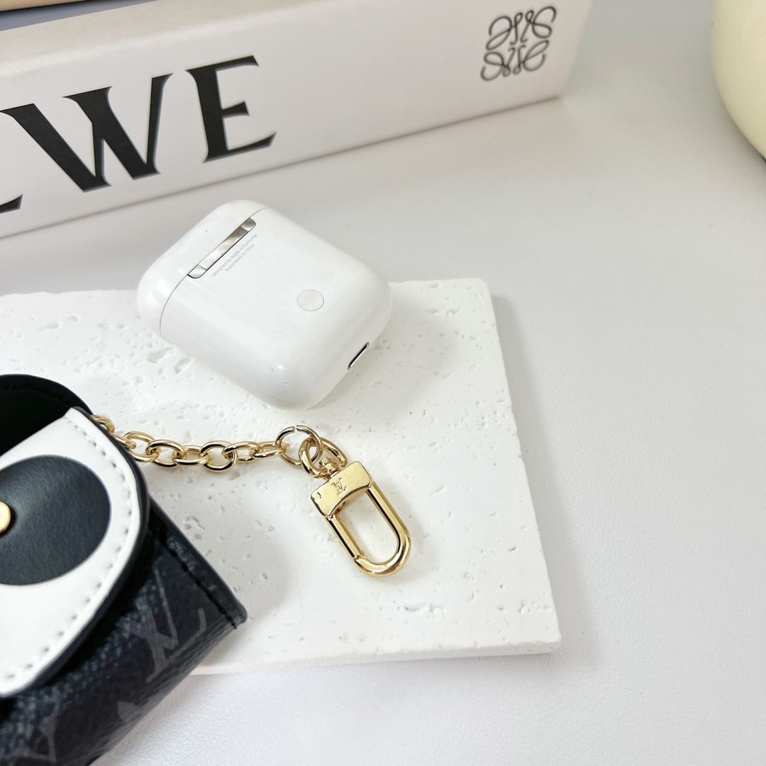 Louis Vuitton Panda Earpods Case    GI0861 - 