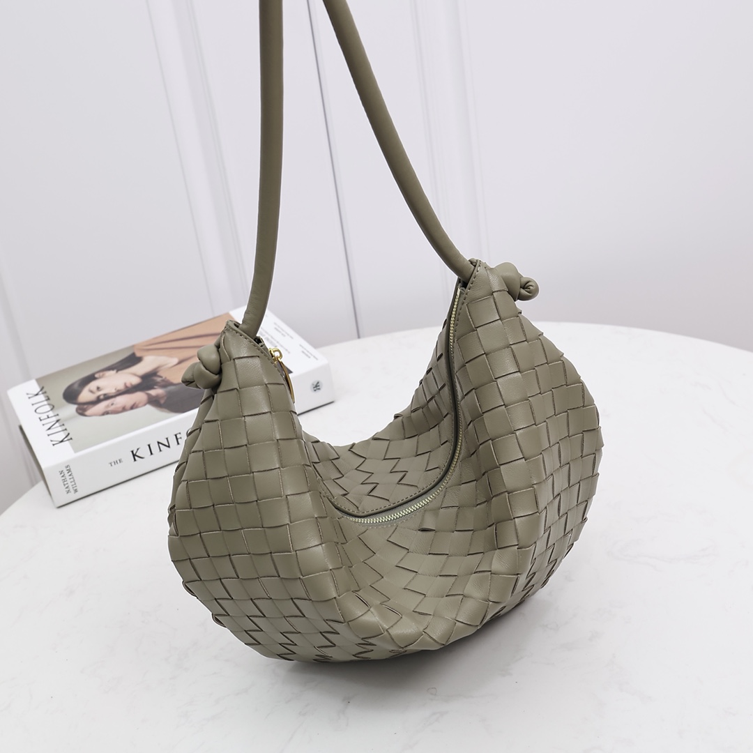 Bottega Veneta Medium Turn Pouch - 