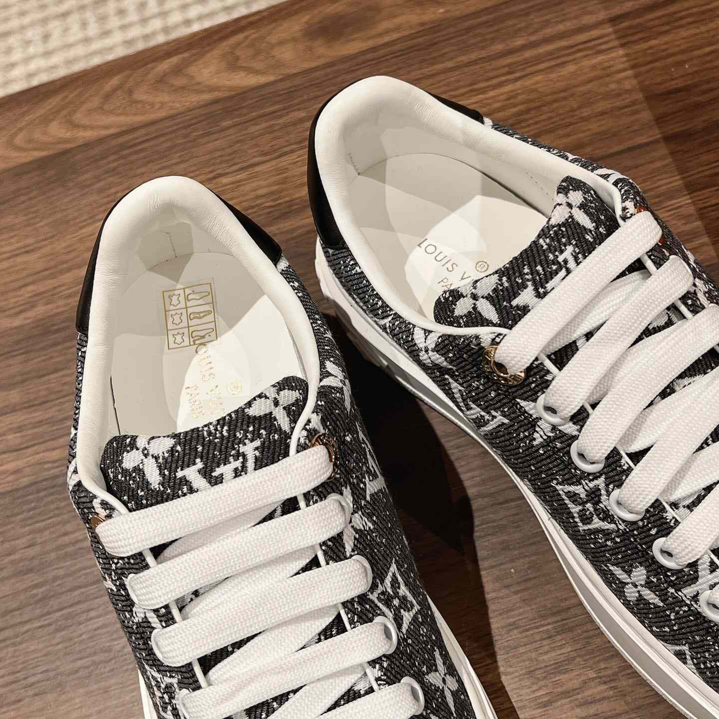 Louis Vuitton Time Out Sneaker (upon uk size)    1AAW2M - DesignerGu