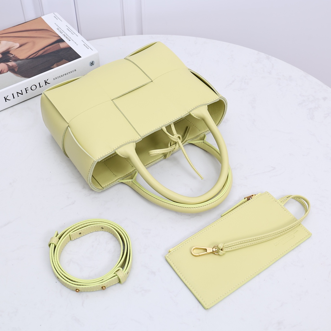 Bottega Veneta Mini Arco Tote Bag - 