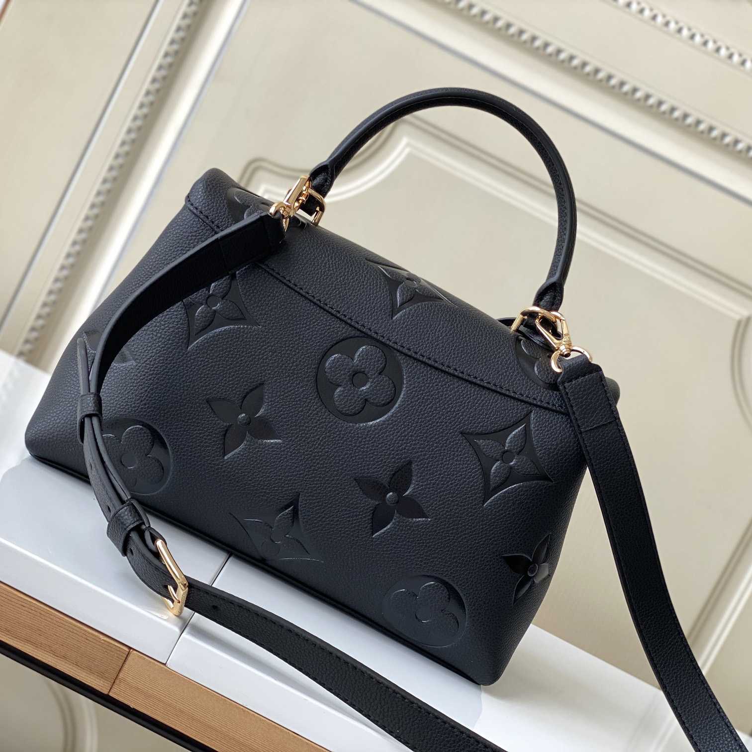Louis Vuitton Madeleine Medium Bag (30-19.5-11cm)   M45976 - 