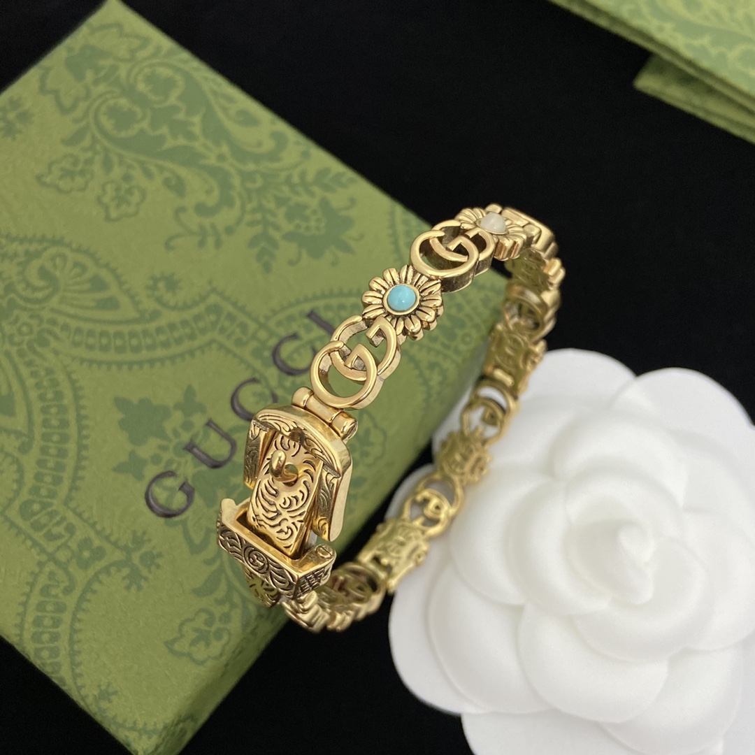 Gucci Double G Flower Bracelet - 