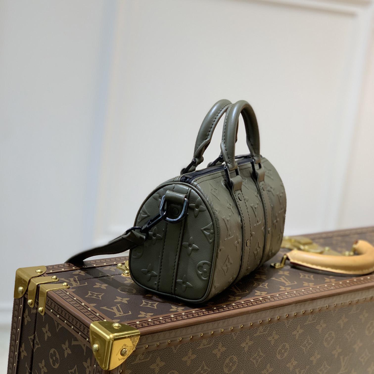Louis Vuitton XS Other Leather Bag(21 x 12 x 9cm)  M57961 - 