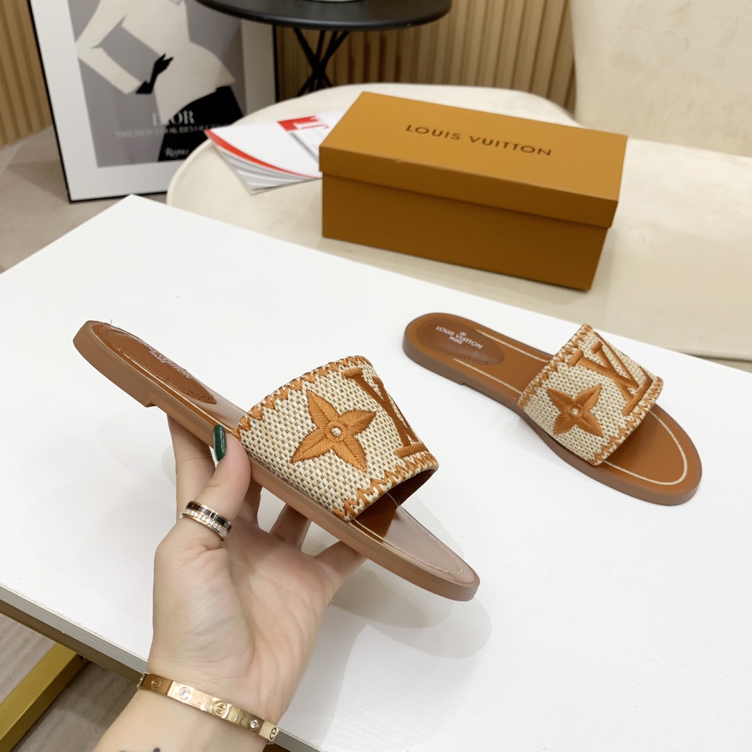 Louis Vuitton Lock It Flat Mule - 