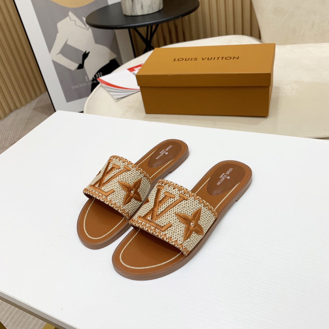 Louis Vuitton Lock It Flat Mule - 