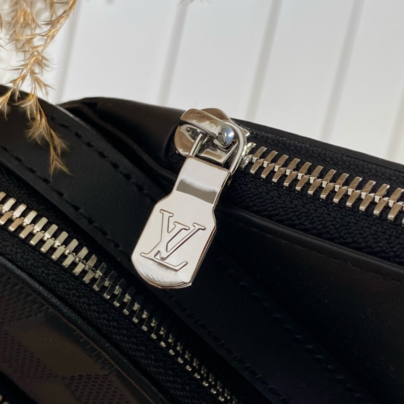 Louis Vuitton Avenue Slingbag  (20 x 31 x 7cm)   N45303 - 