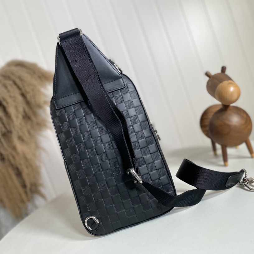 Louis Vuitton Avenue Slingbag  (20 x 31 x 7cm)   N45303 - 