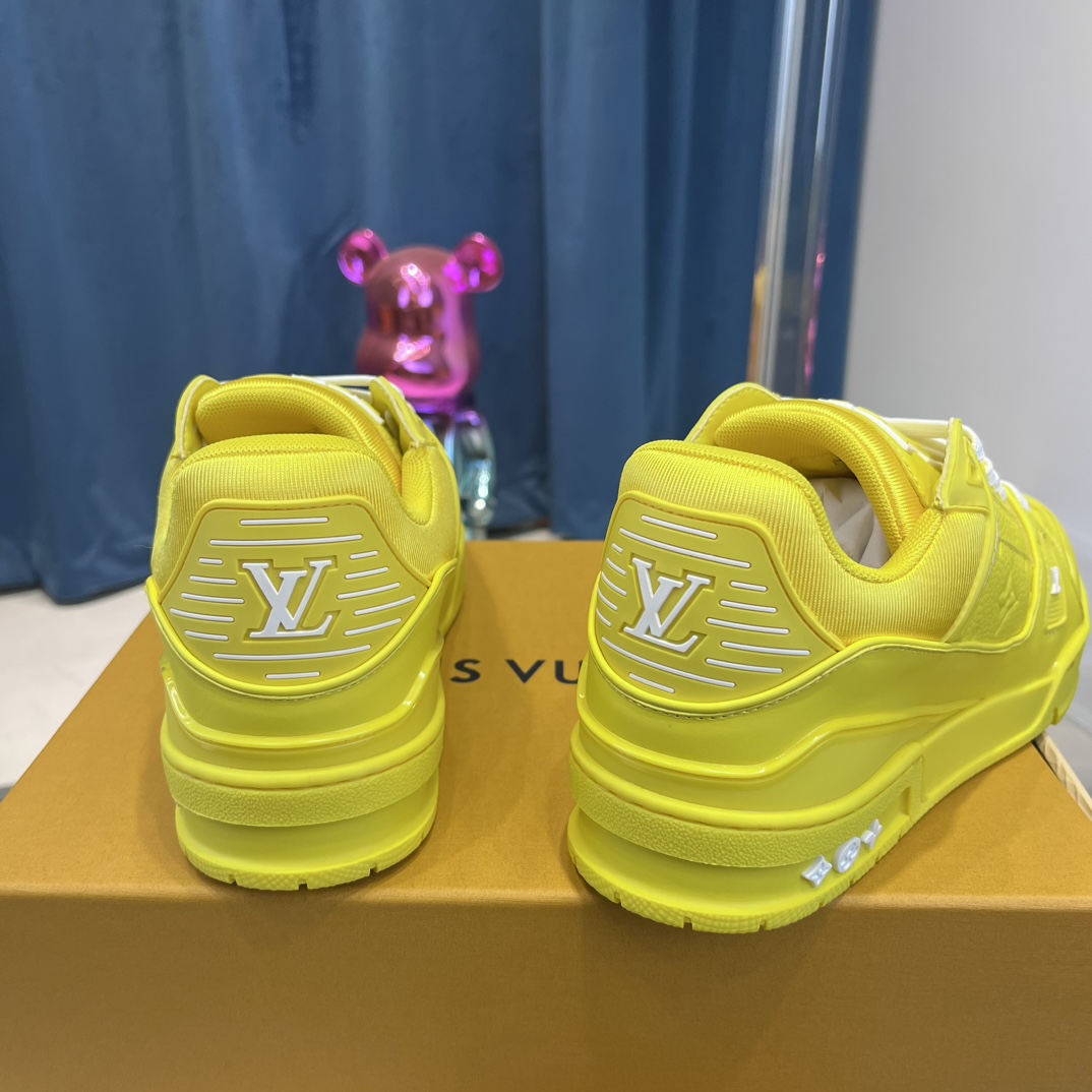 Louis Vuitton Trainer Sneaker (Upon UK Size) - 