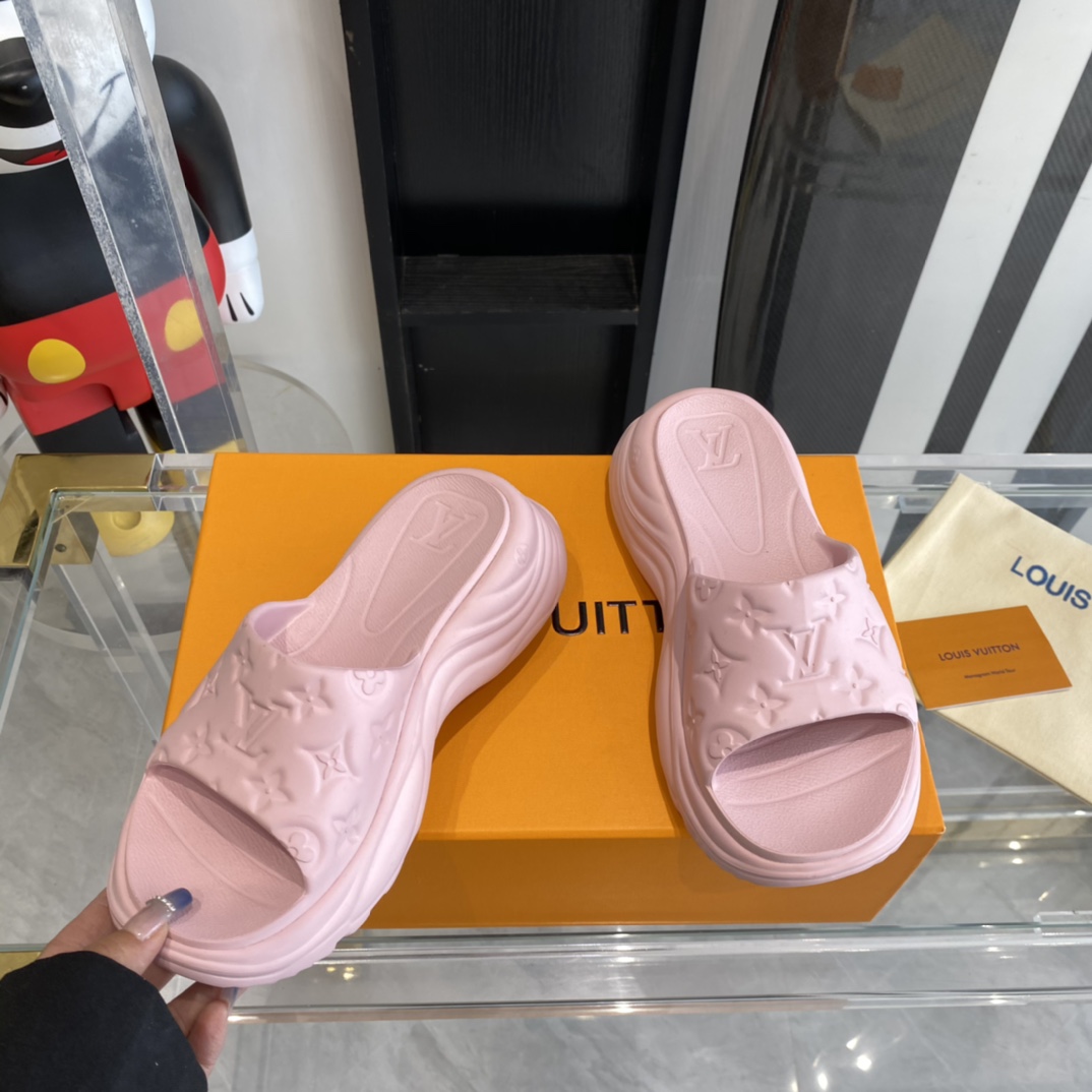 Louis Vuitton Pool 55 Flat Comfort Mule - DesignerGu