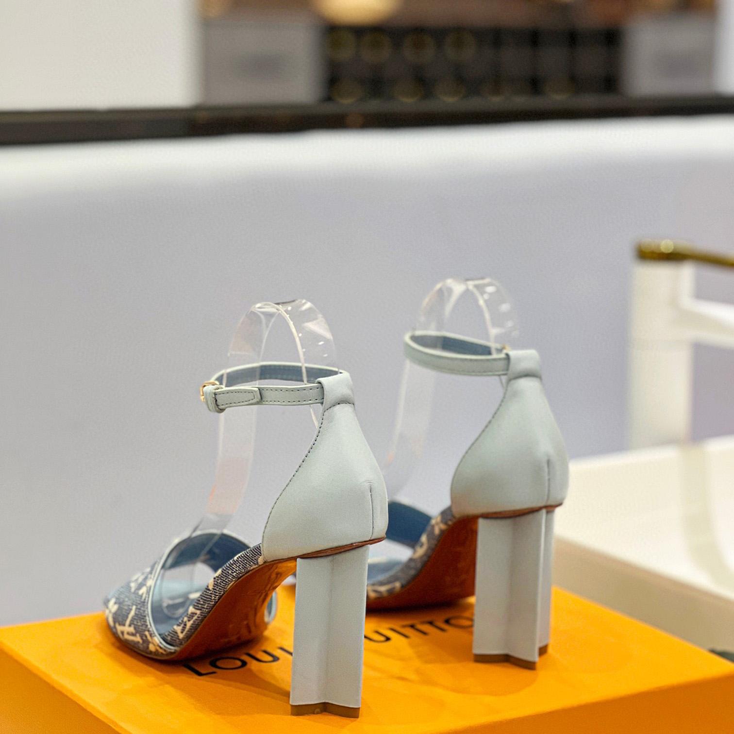 Louis Vuitton Silhouette Sandal     1AAZT5 - 