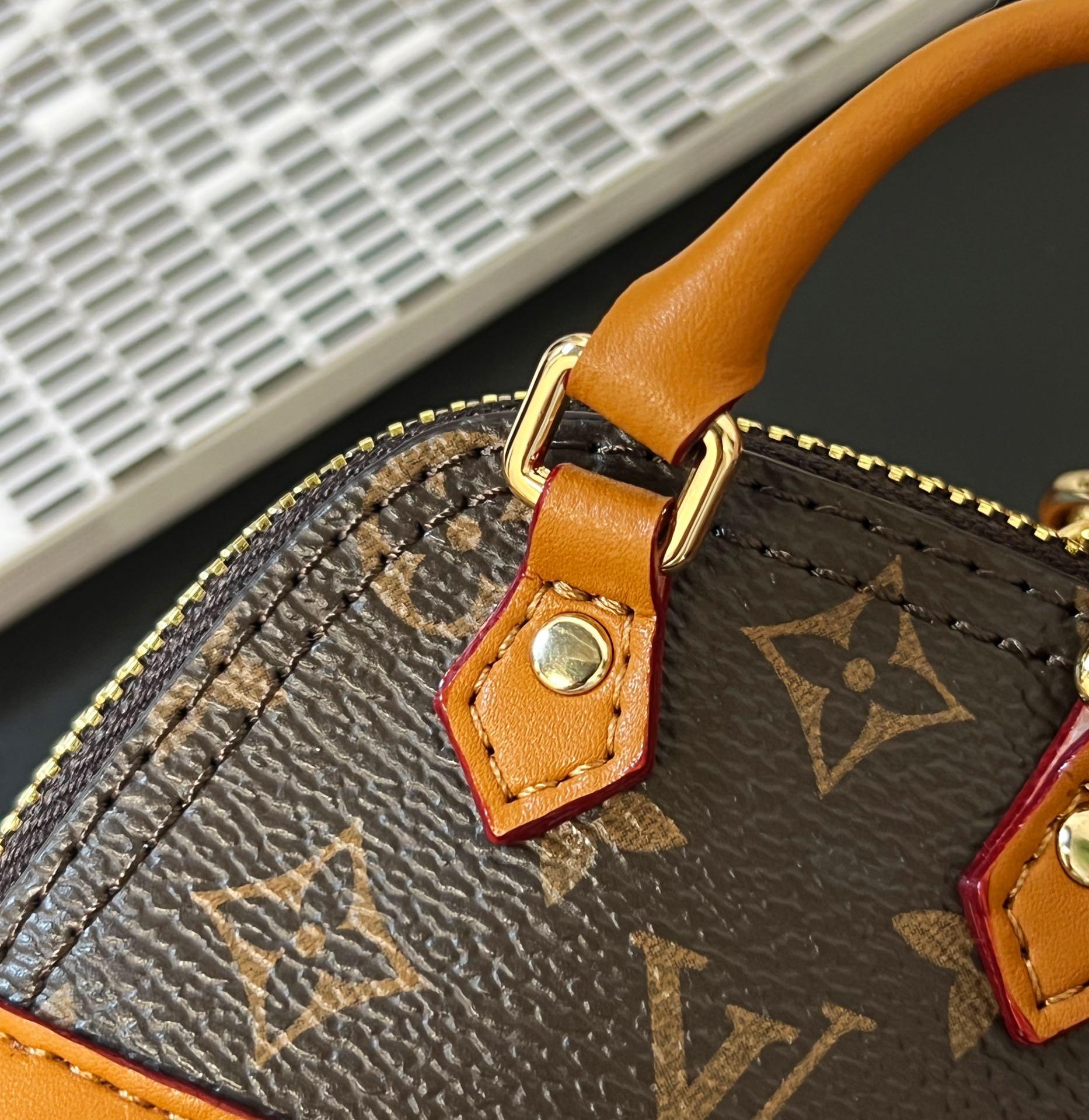 Louis Vuitton Micro Alma Bag Charm   M00995 - 