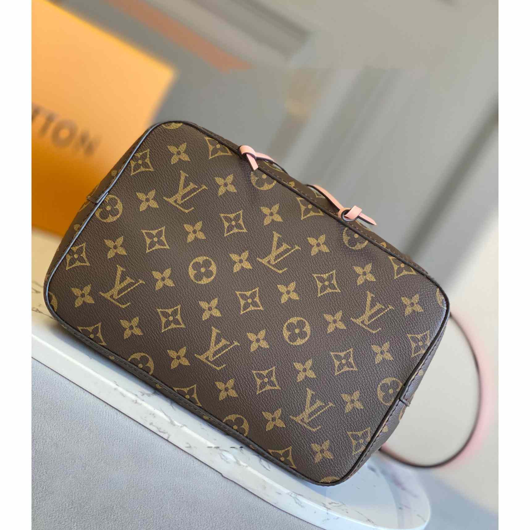 Louis Vuitton Néonoé (26 x 26 x 17.5cm) M44022 - 