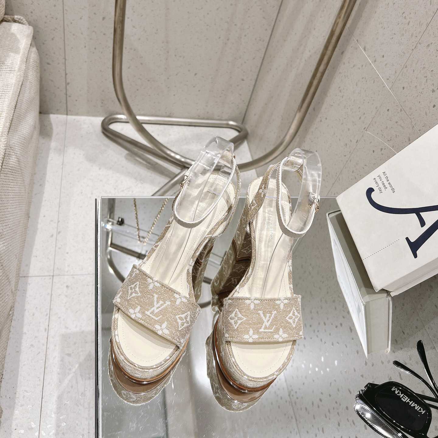Louis Vuitton Fame Platform Sandal   1AAZCF - 