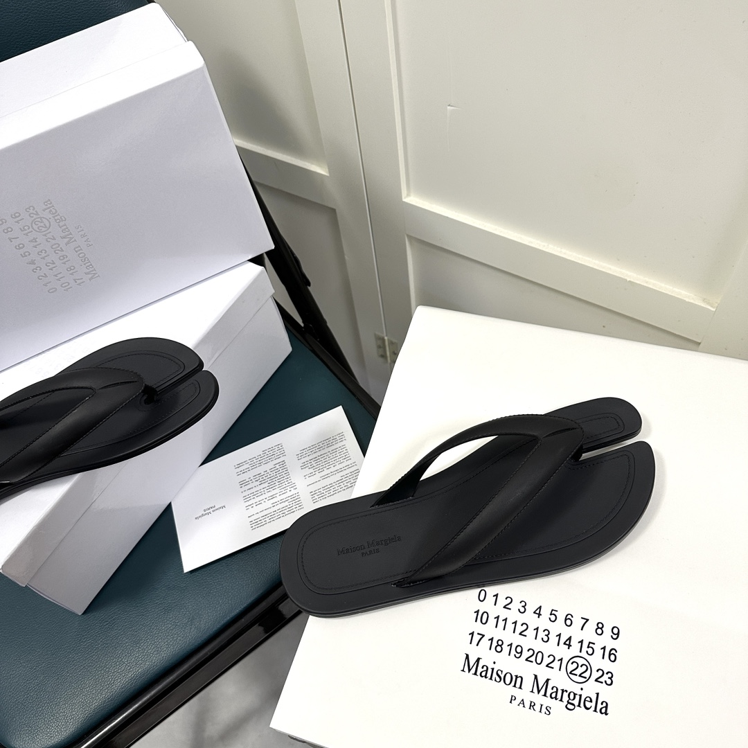 Maison Margiela Tabi Open-Toe Flip-Flops - 