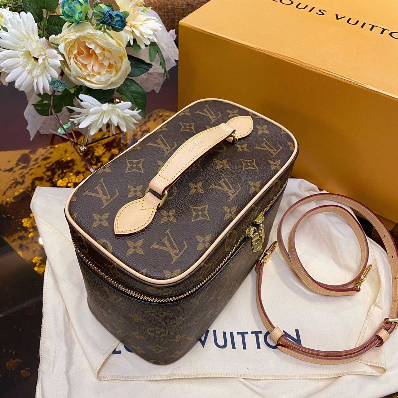 Louis Vuitton Nice BB Toiletry Pouch(24-14-17cm)  M42265 - 