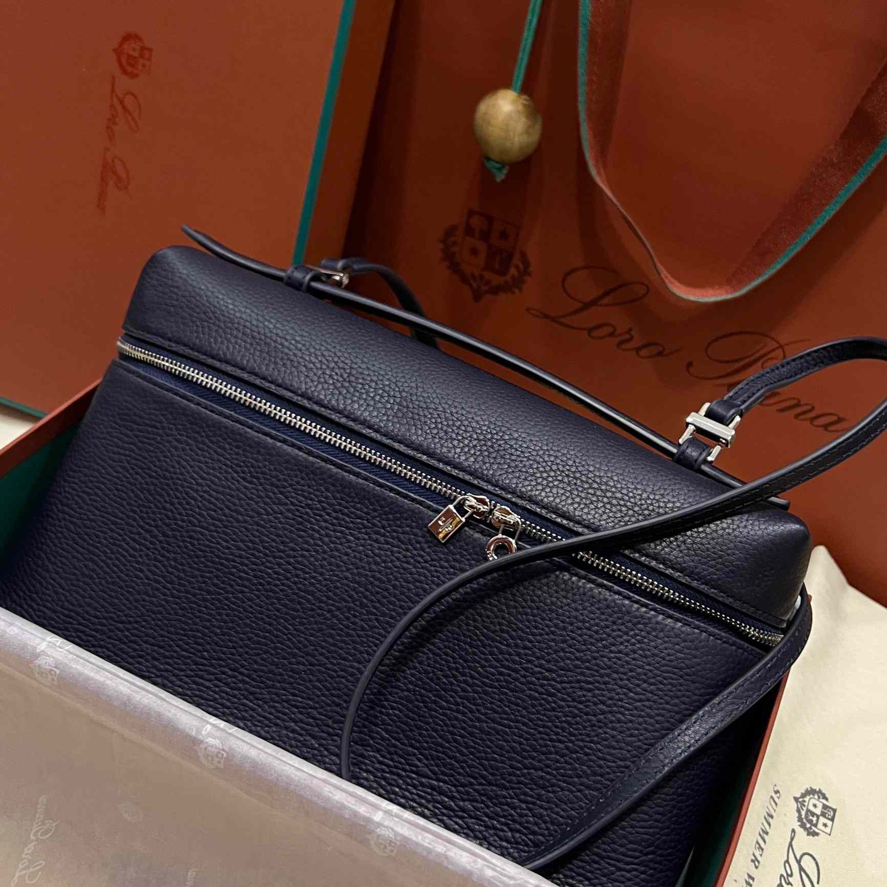 Loro Piana Extra Pocket Pouch L27 - DesignerGu