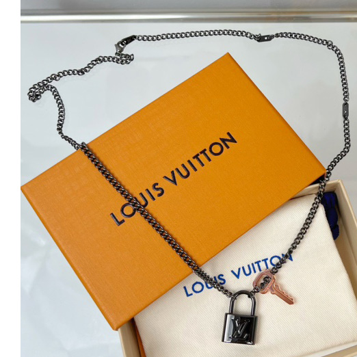 Louis Vuitton LV Padlock Pendant   M01149 - 