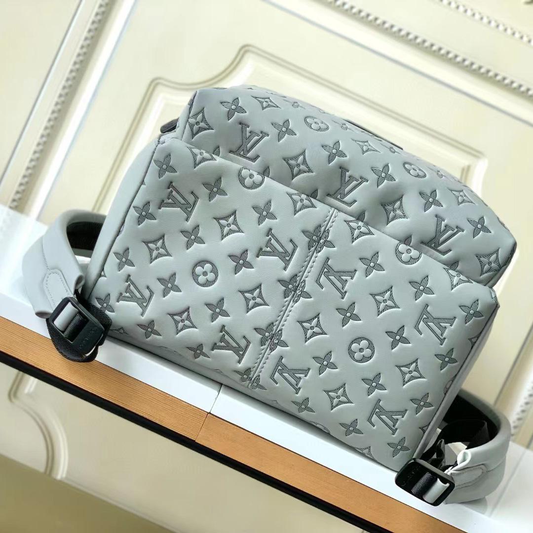 Louis Vuitton Discovery Backpack (29-38-20cm)    M46557 - 