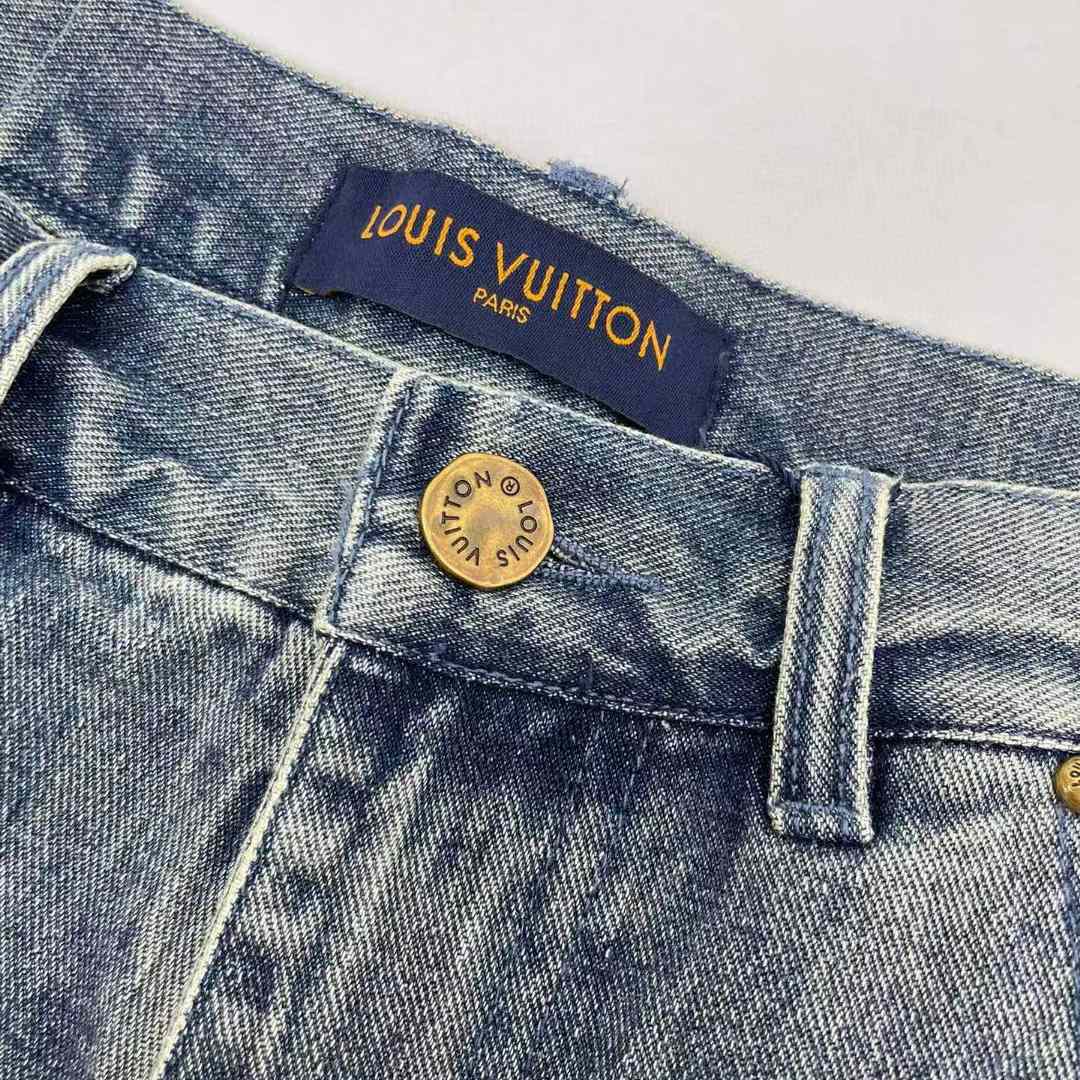 Louis Vuitton Denim Carpenter Shorts    1ABJ7D - 