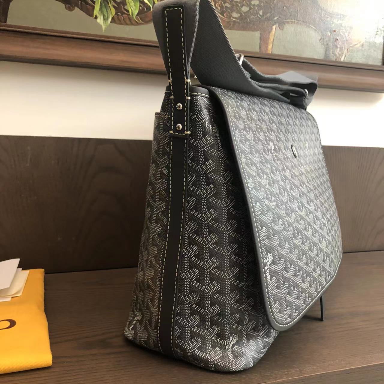 Goyard Capetien Messenger Bag  (35-25-13cm) - 