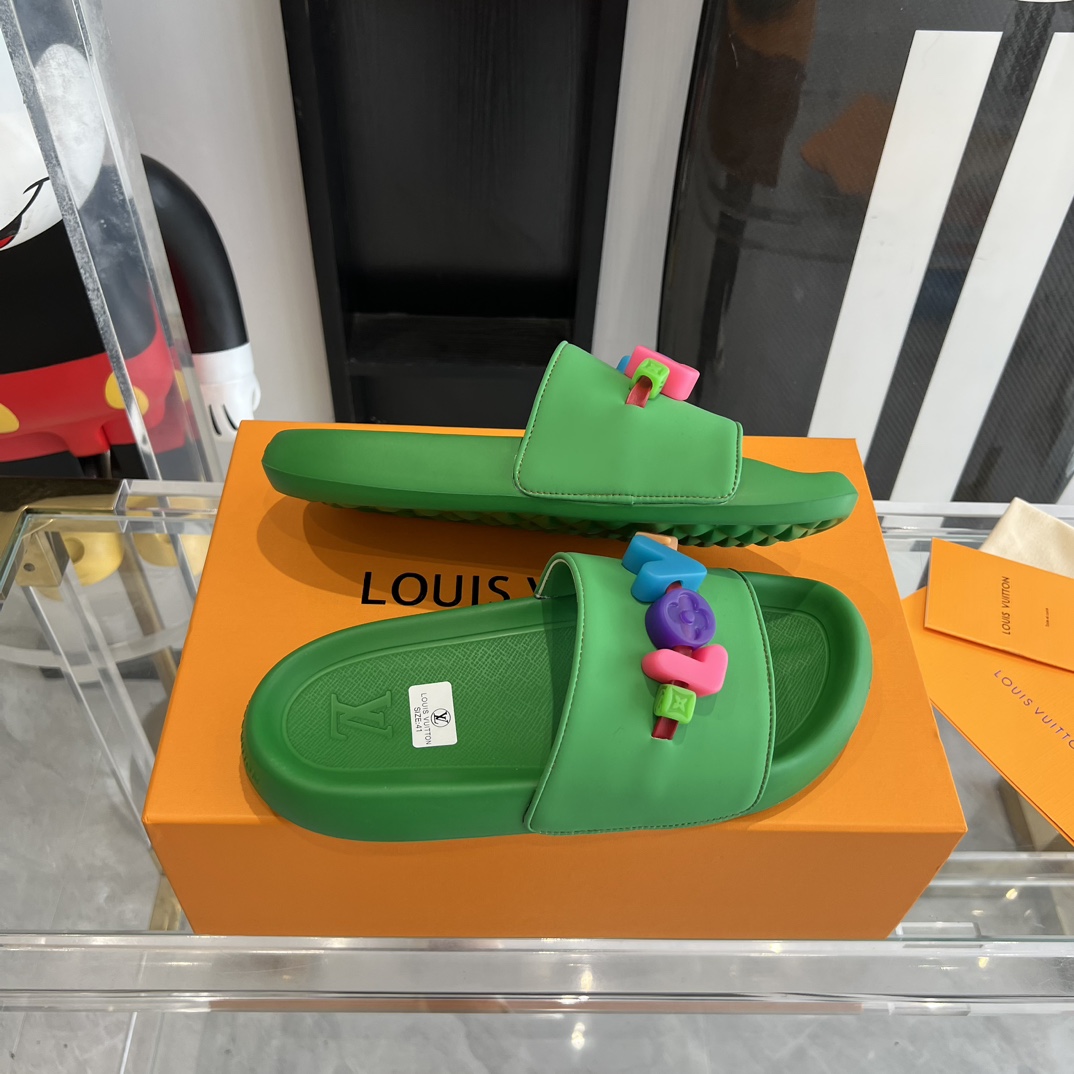 Louis Vuitton Pool Pillow Flat Comfort Mule Sandals - 