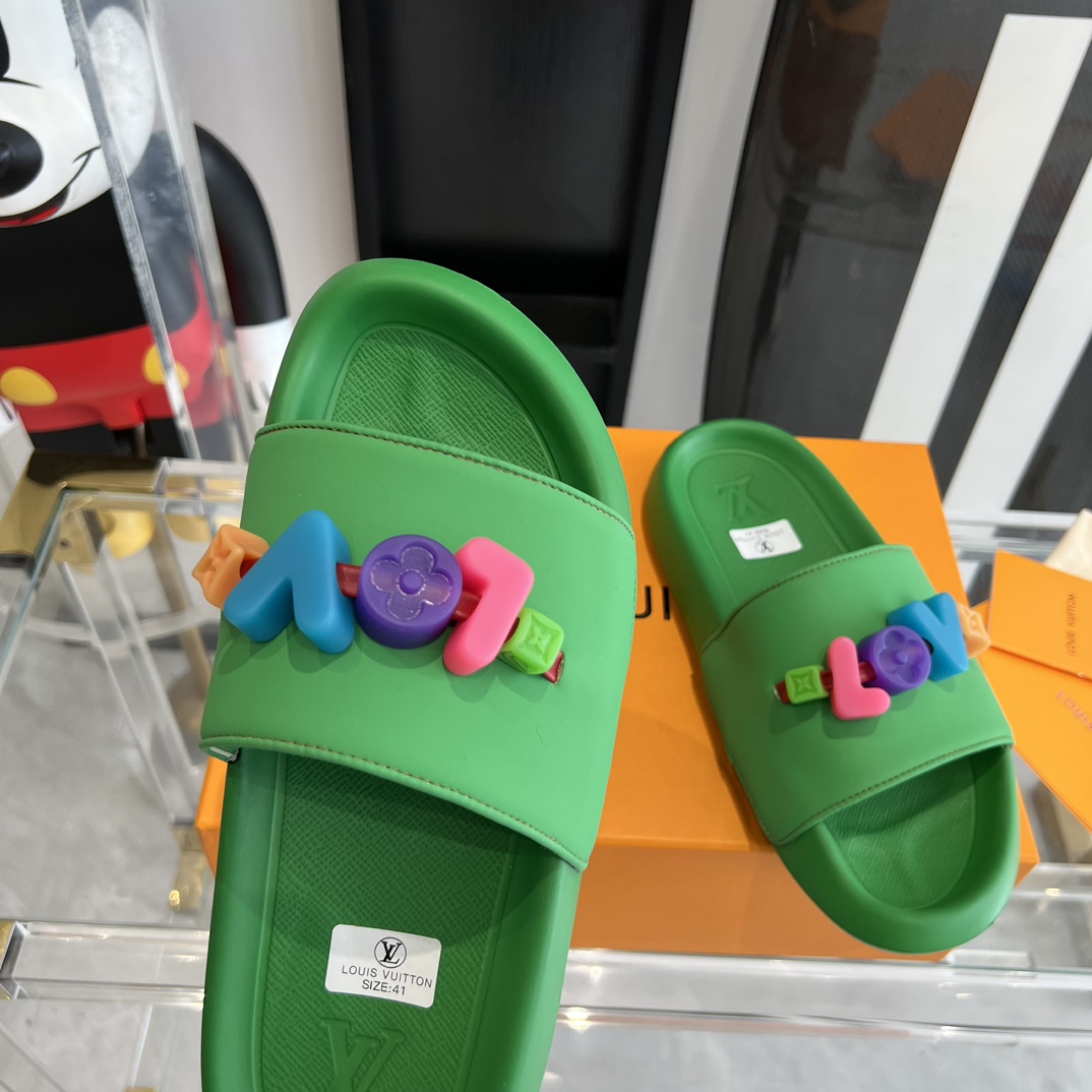 Louis Vuitton Pool Pillow Flat Comfort Mule Sandals - 