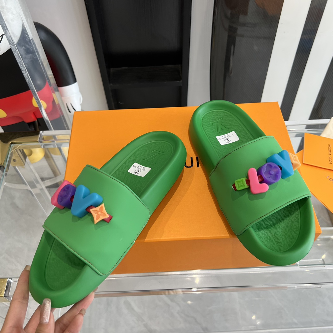 Louis Vuitton Pool Pillow Flat Comfort Mule Sandals - 