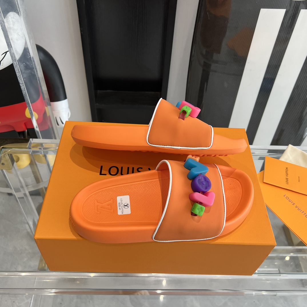 Louis Vuitton Pool Pillow Flat Comfort Mule Sandals - 