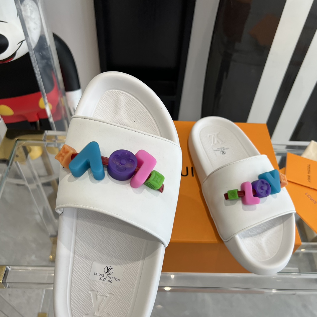 Louis Vuitton Pool Pillow Flat Comfort Mule Sandals - 