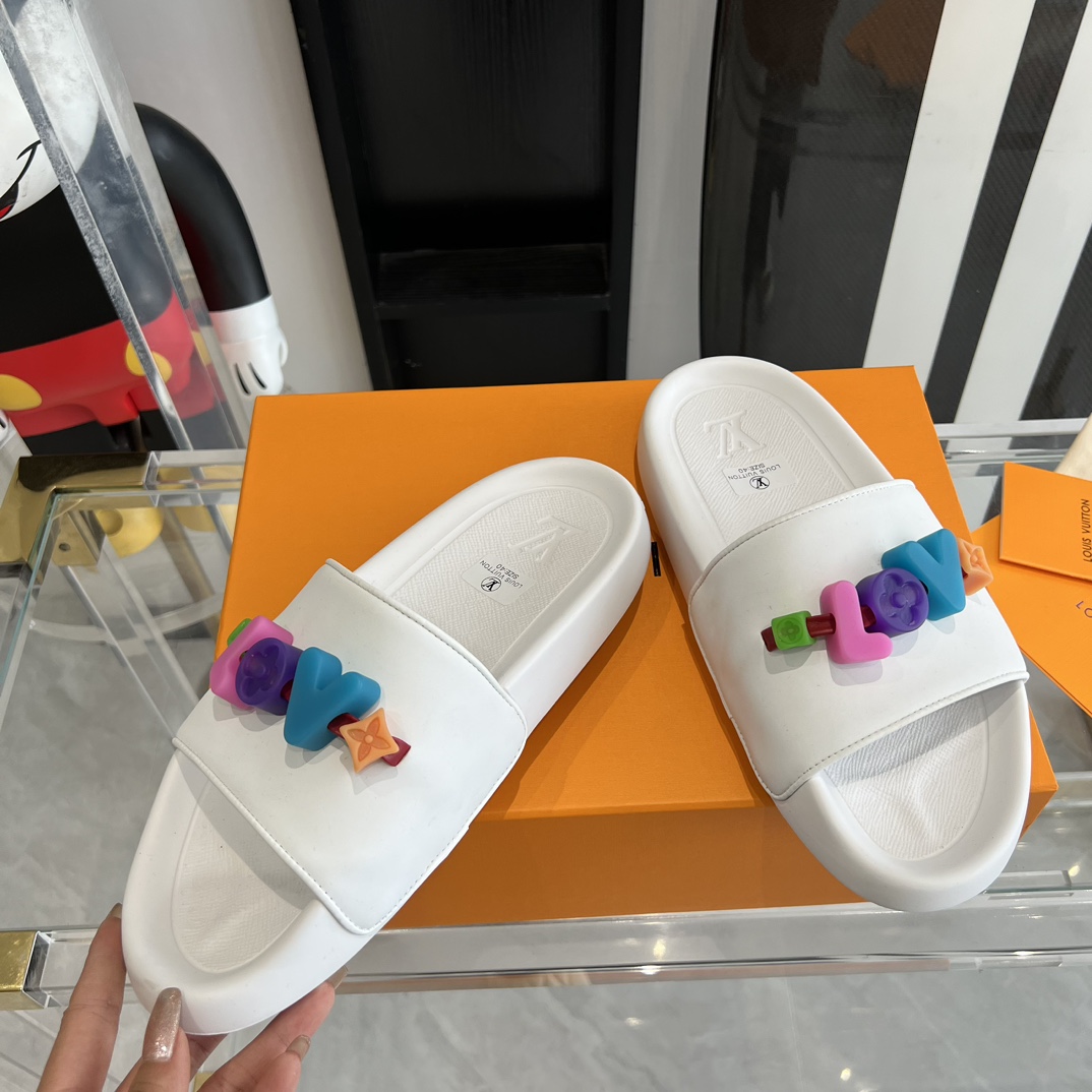 Louis Vuitton Pool Pillow Flat Comfort Mule Sandals - 