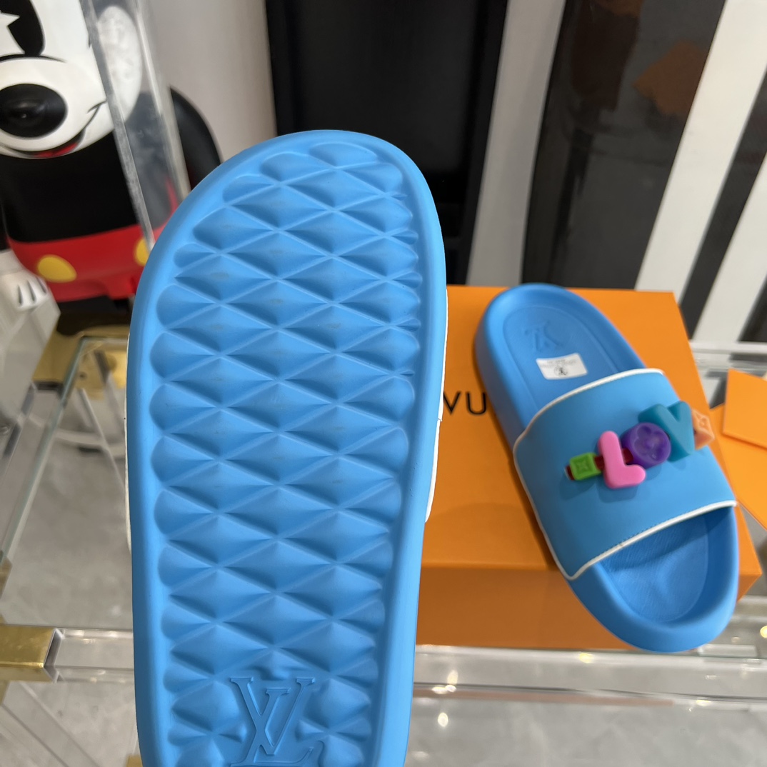 Louis Vuitton Pool Pillow Flat Comfort Mule Sandals - 