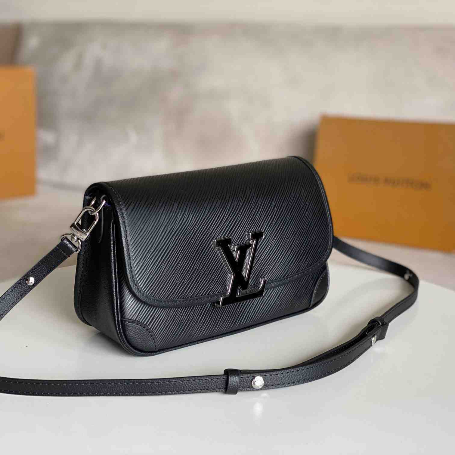 Louis Vuitton Buci    M59386 - 