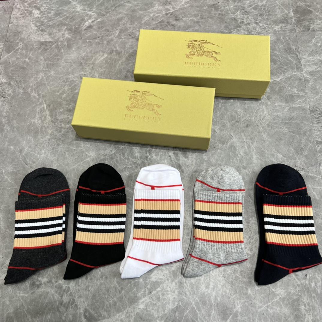 Burberry Socks/Box - 