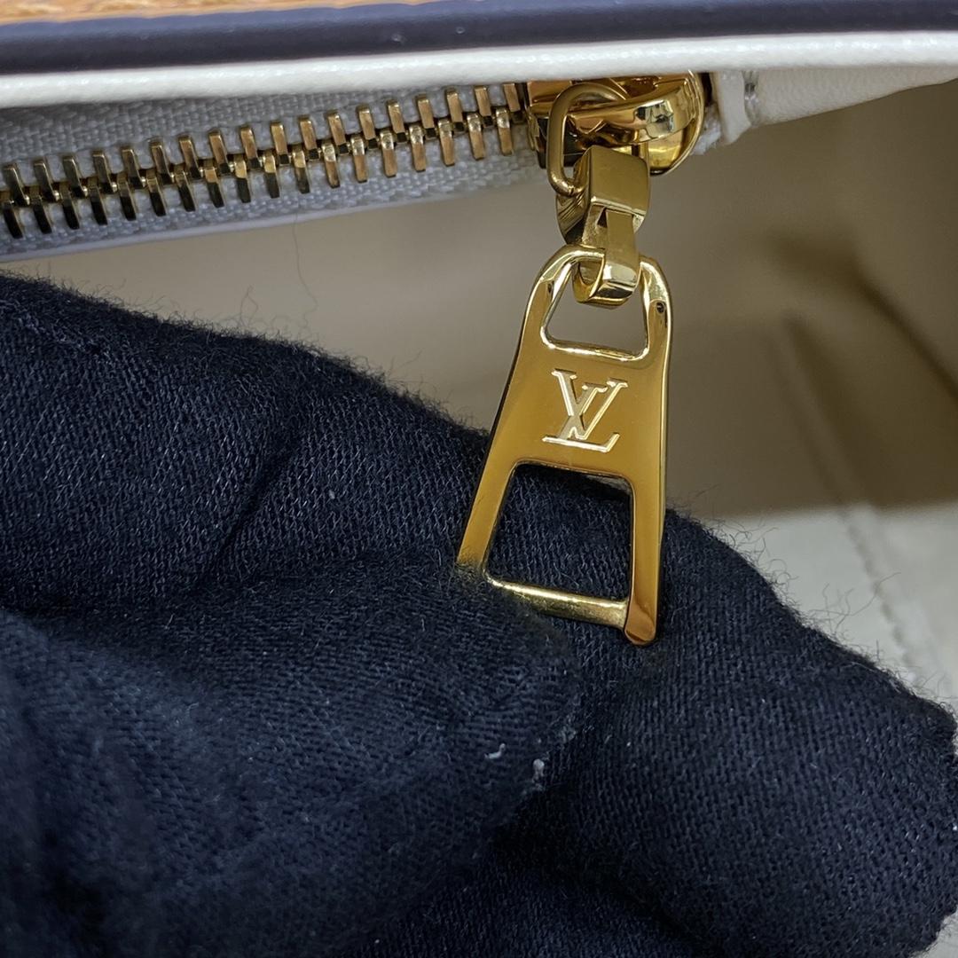 Louis Vuitton Twist MM Gold Honey Epi (23*17*9.5cm)      M22229 - DesignerGu