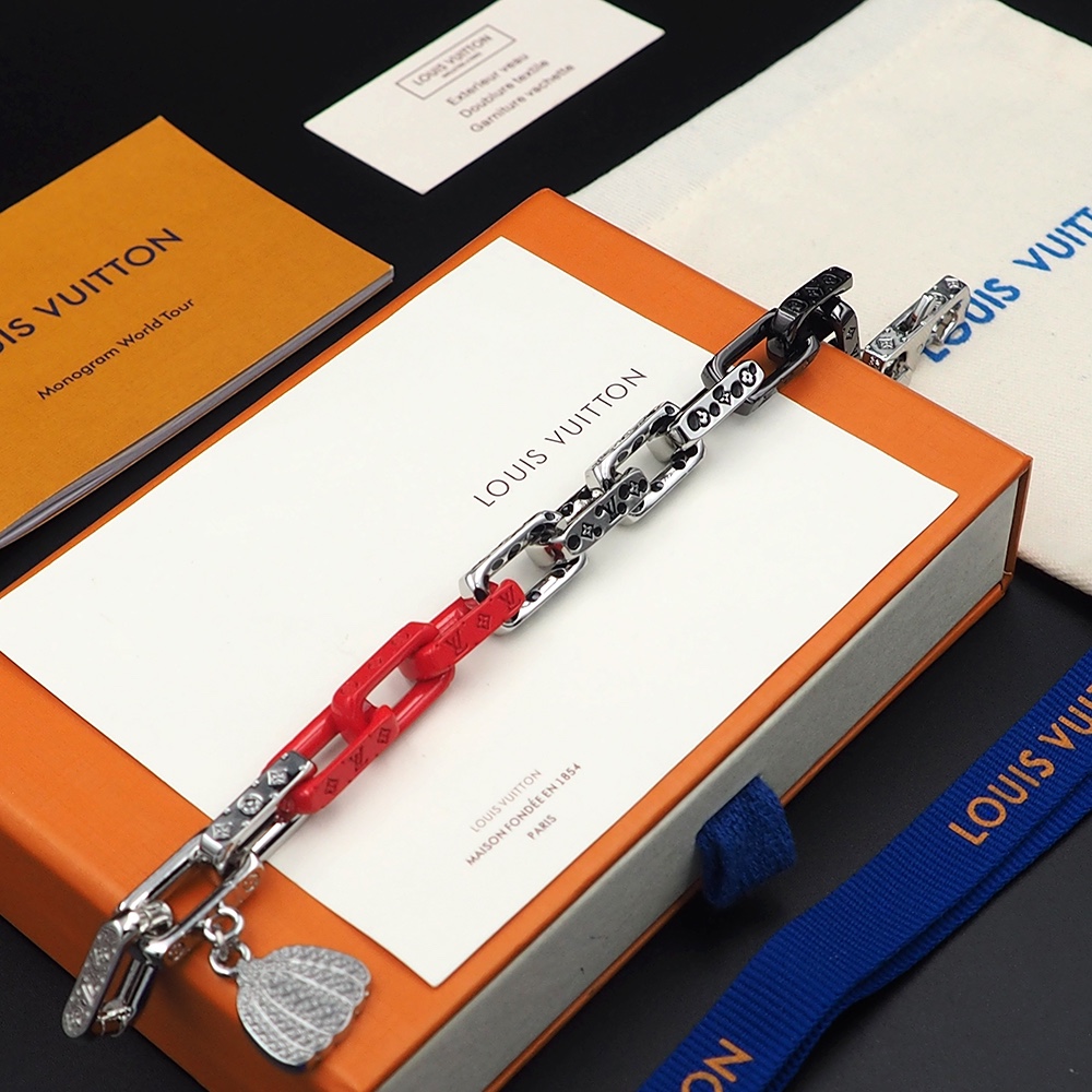 Louis Vuitton LV x YK Monogram Chain Bracelet    M0976 - 