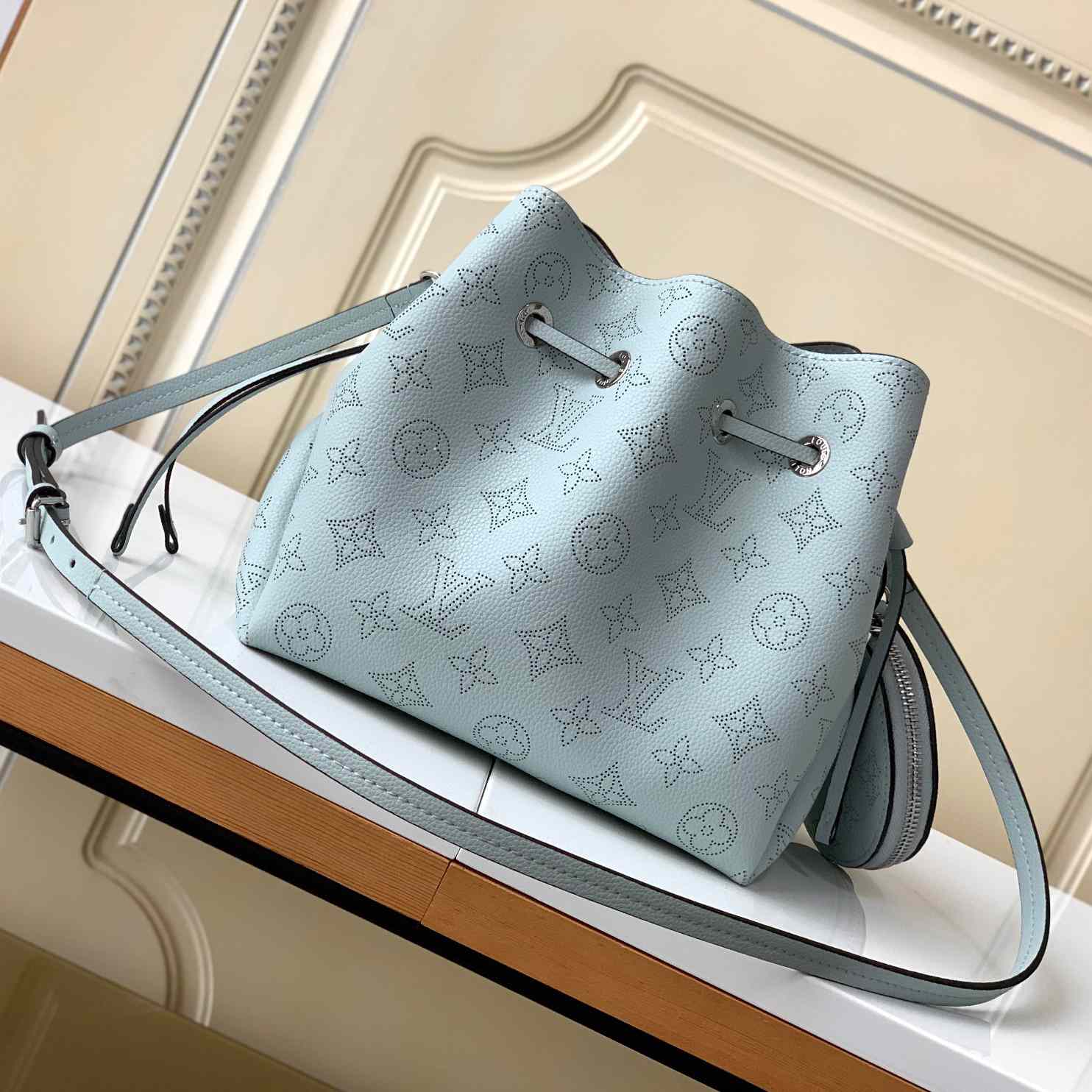 Louis Vuitton Bella Blue Denim Mahina  (19 x 22 x 14cm)    M22198 - 