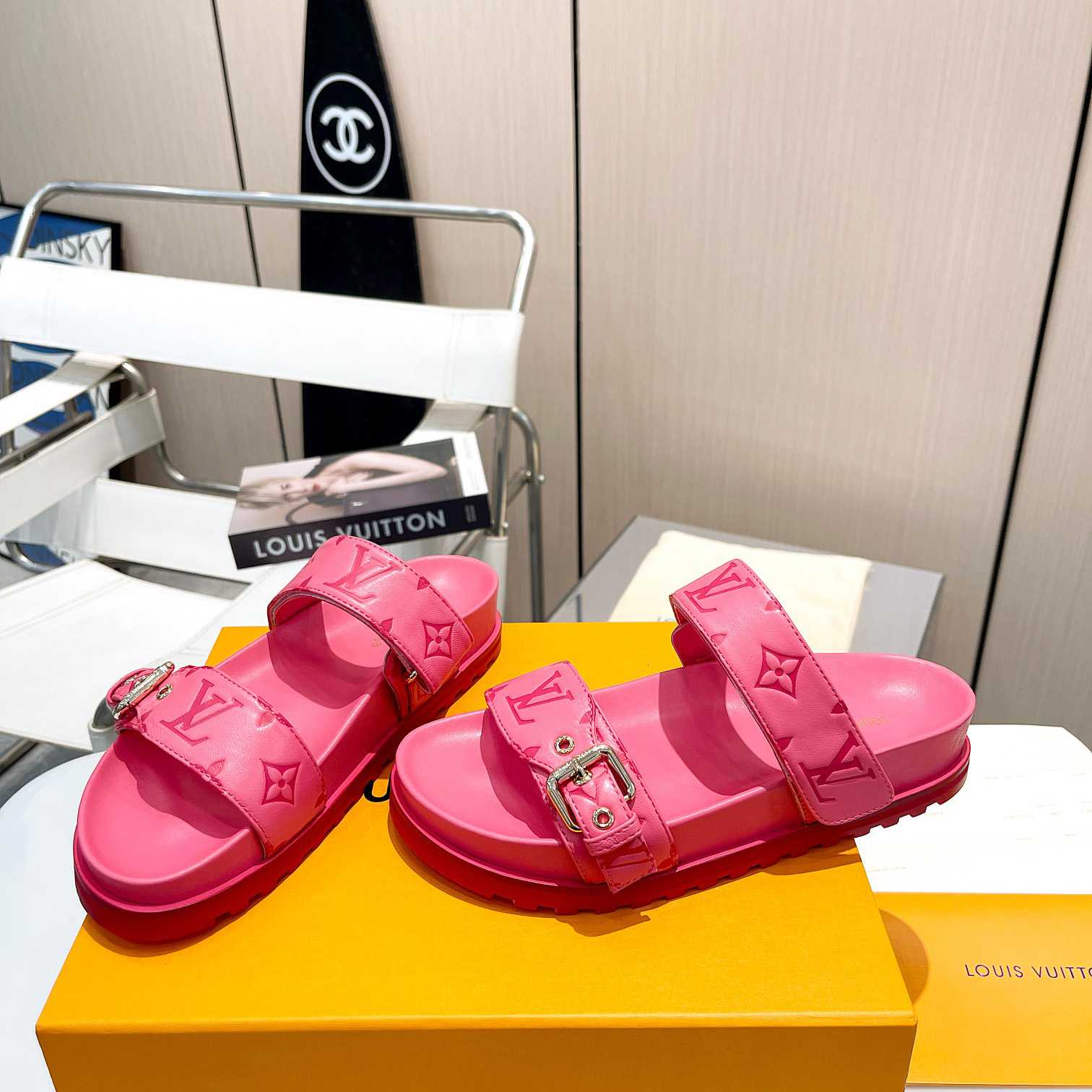 Louis Vuitton Bom Dia Flat Comfort Mule   1AB38P - 