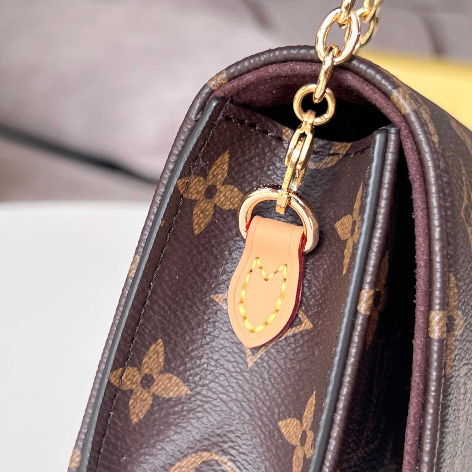 Louis Vuitton Wallet On Chain Lily (20.7 x 10.2 x 3.5cm)   M82509 - 