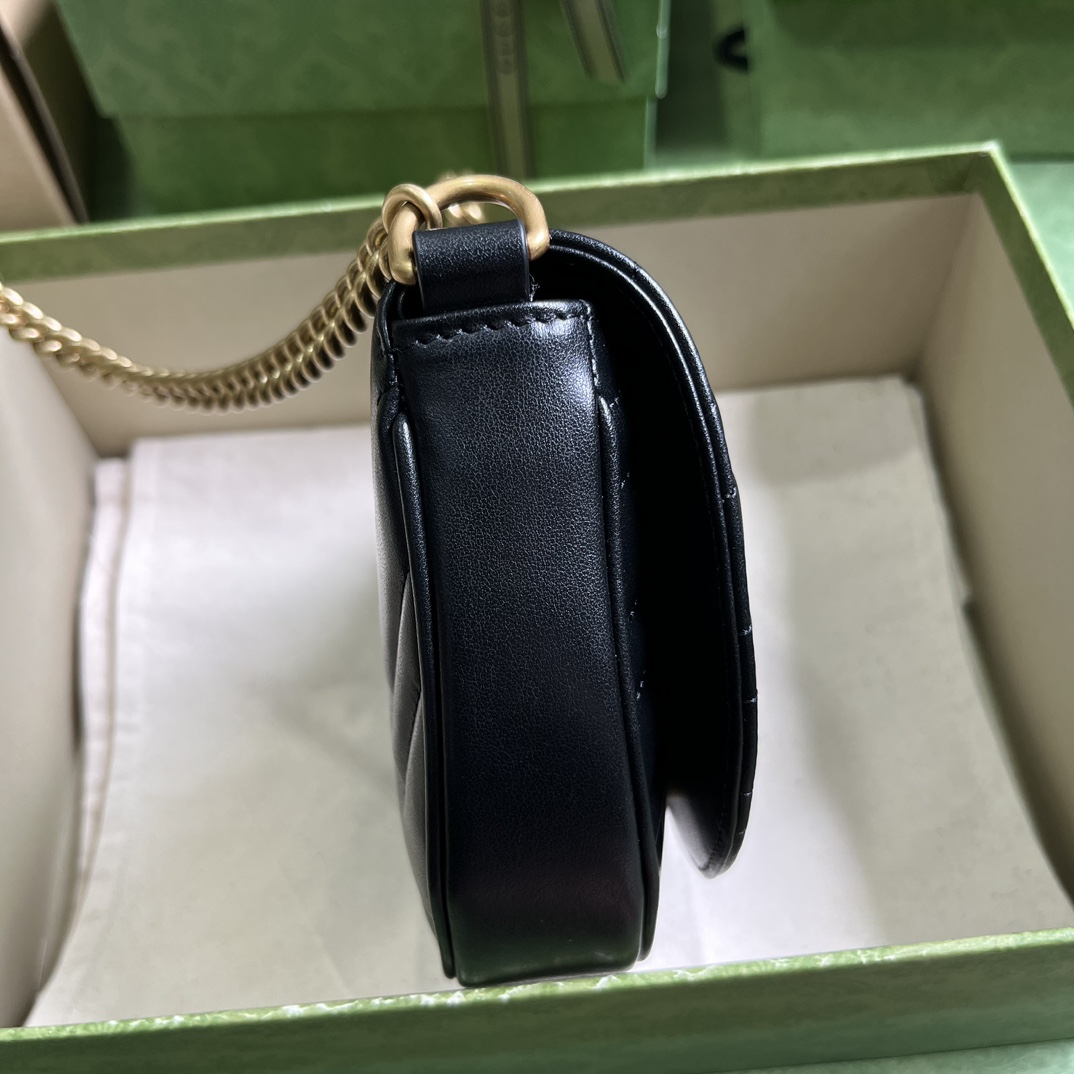Gucci GG Marmont Matelasse Chain Mini Bag (20x 14.5x 4cm) - 