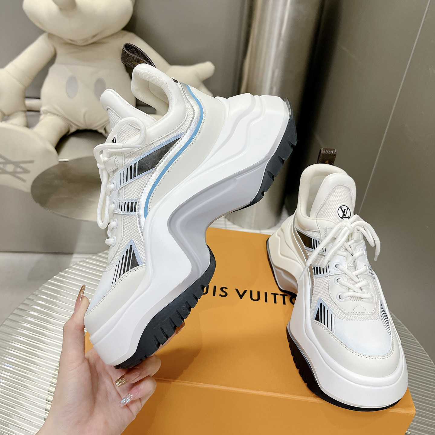 Louis Vuitton LV Archlight 2.0 Platform Sneaker    1ABI0L - 
