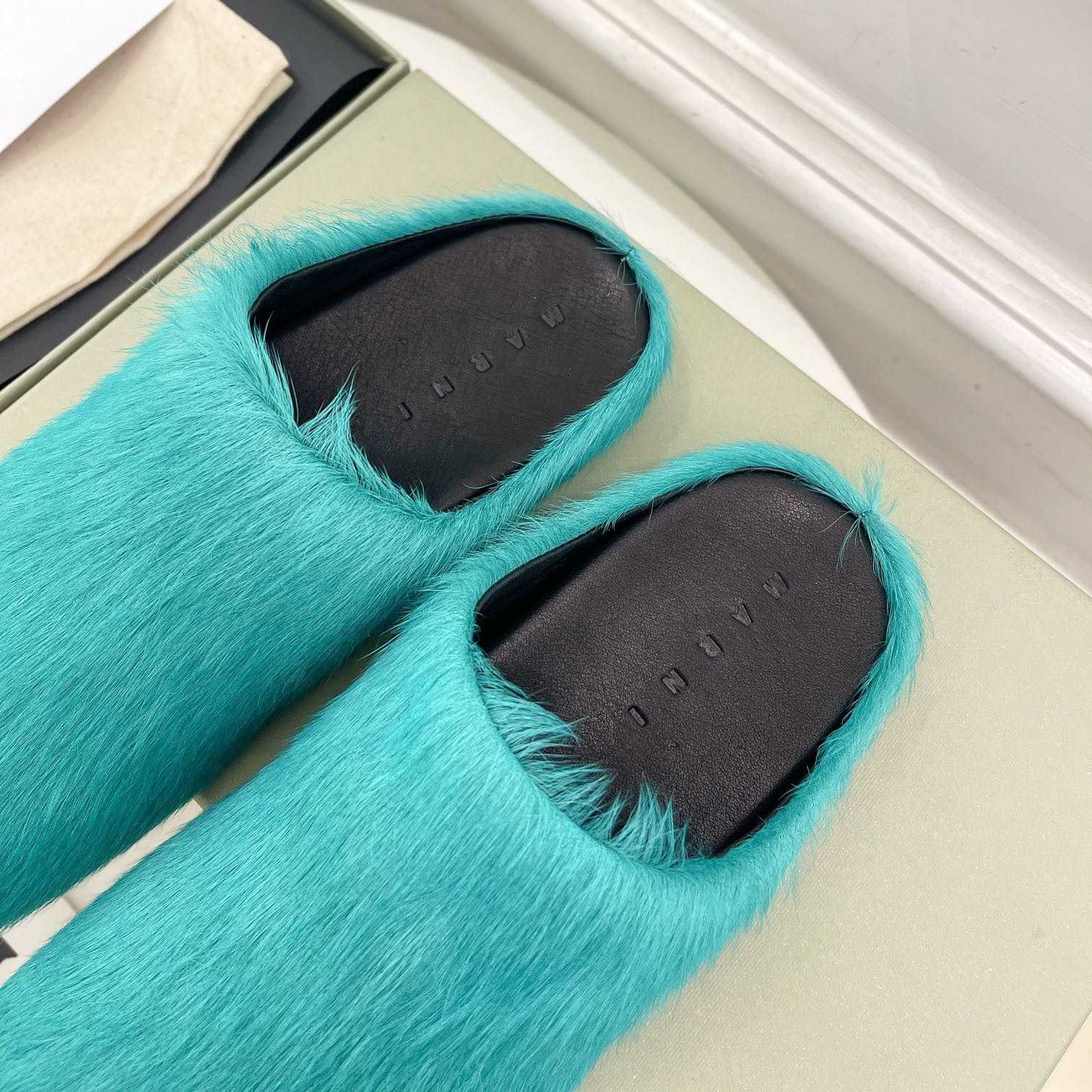 Marni Fussbett Slip-On Flat Mules - 