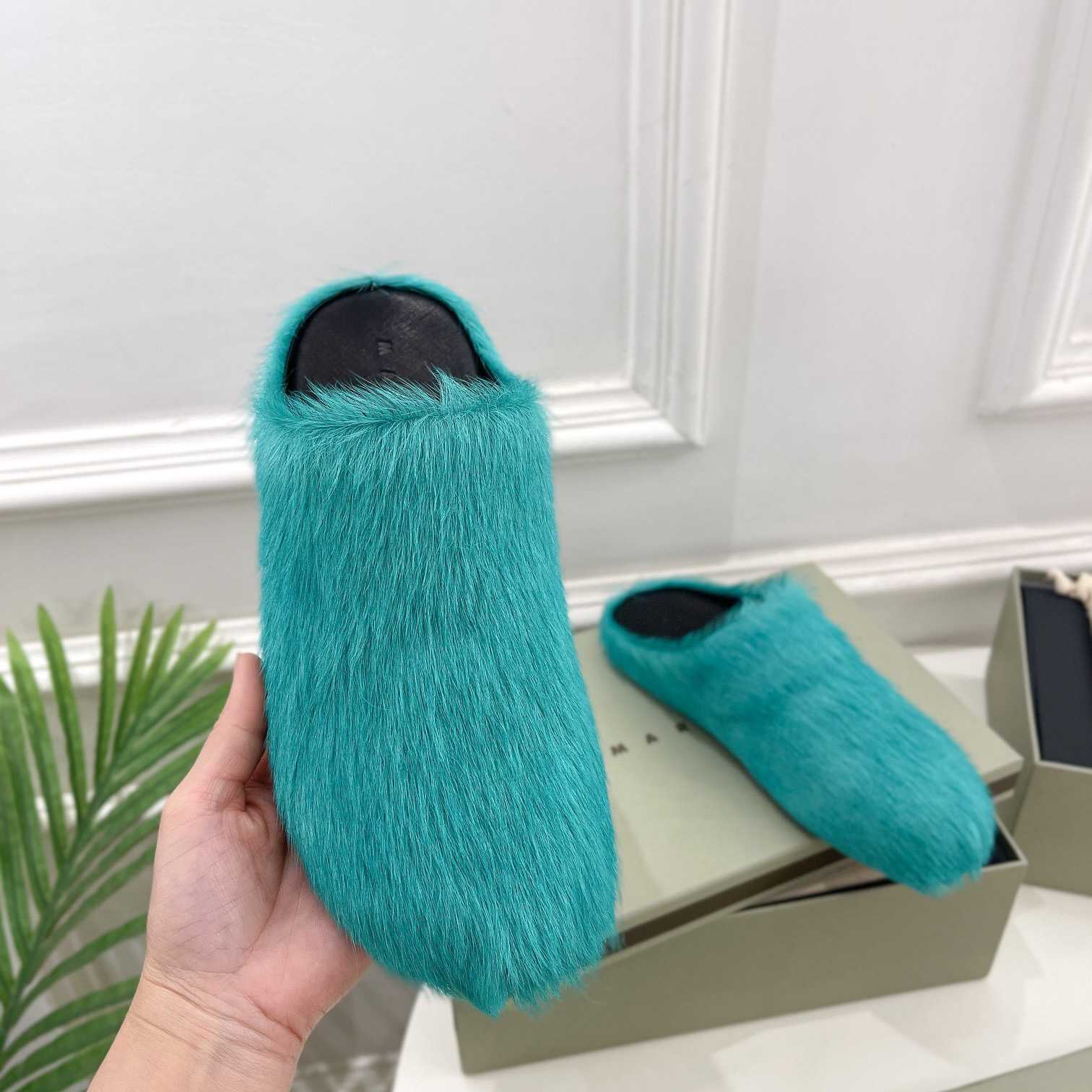 Marni Fussbett Slip-On Flat Mules - 
