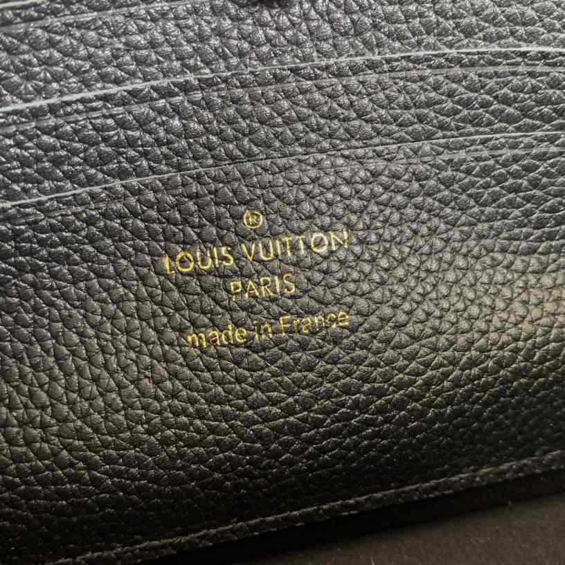 Louis Vuitton Wallet on Chain Ivy (23.5 x 12.0 x 4.3cm)  M82653 - DesignerGu