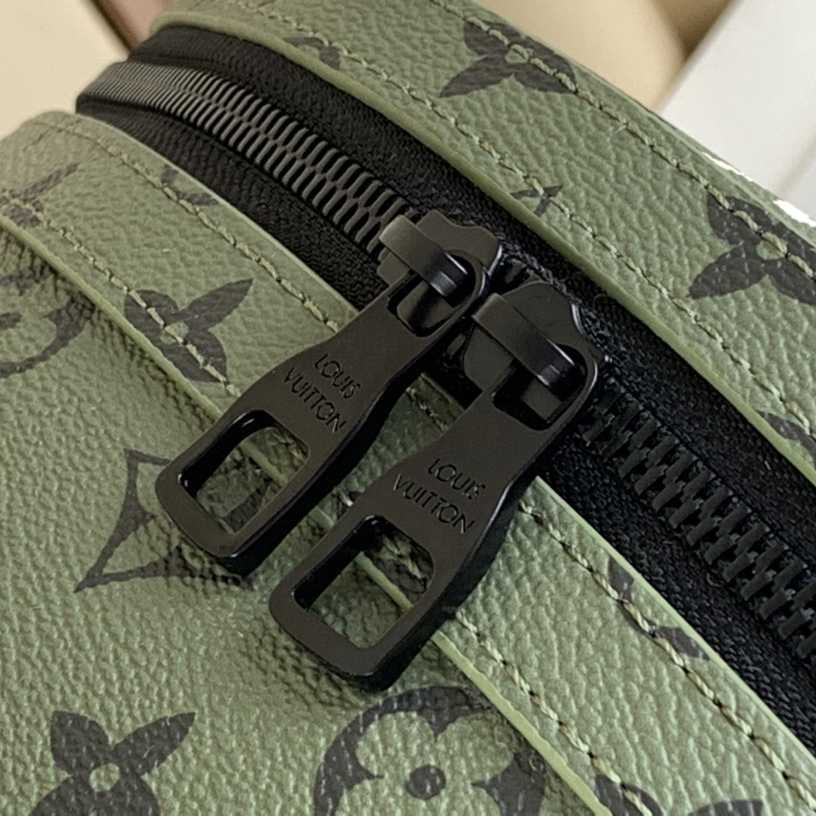 Louis Vuitton Discovery Backpack PM  (29*38*20cm)     M46802 - 