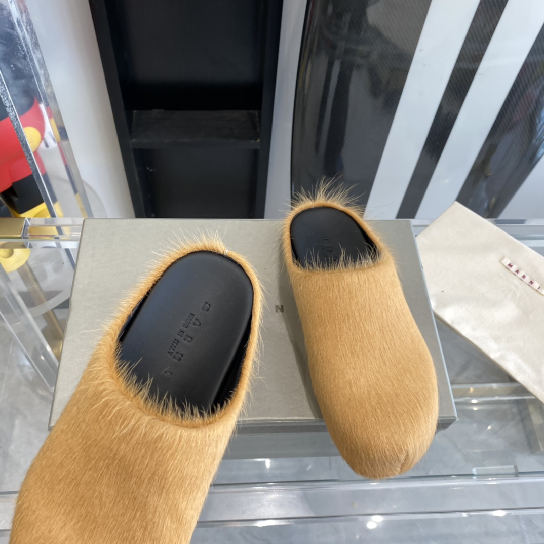 Marni Fussbett Slip-On Flat Mules - 