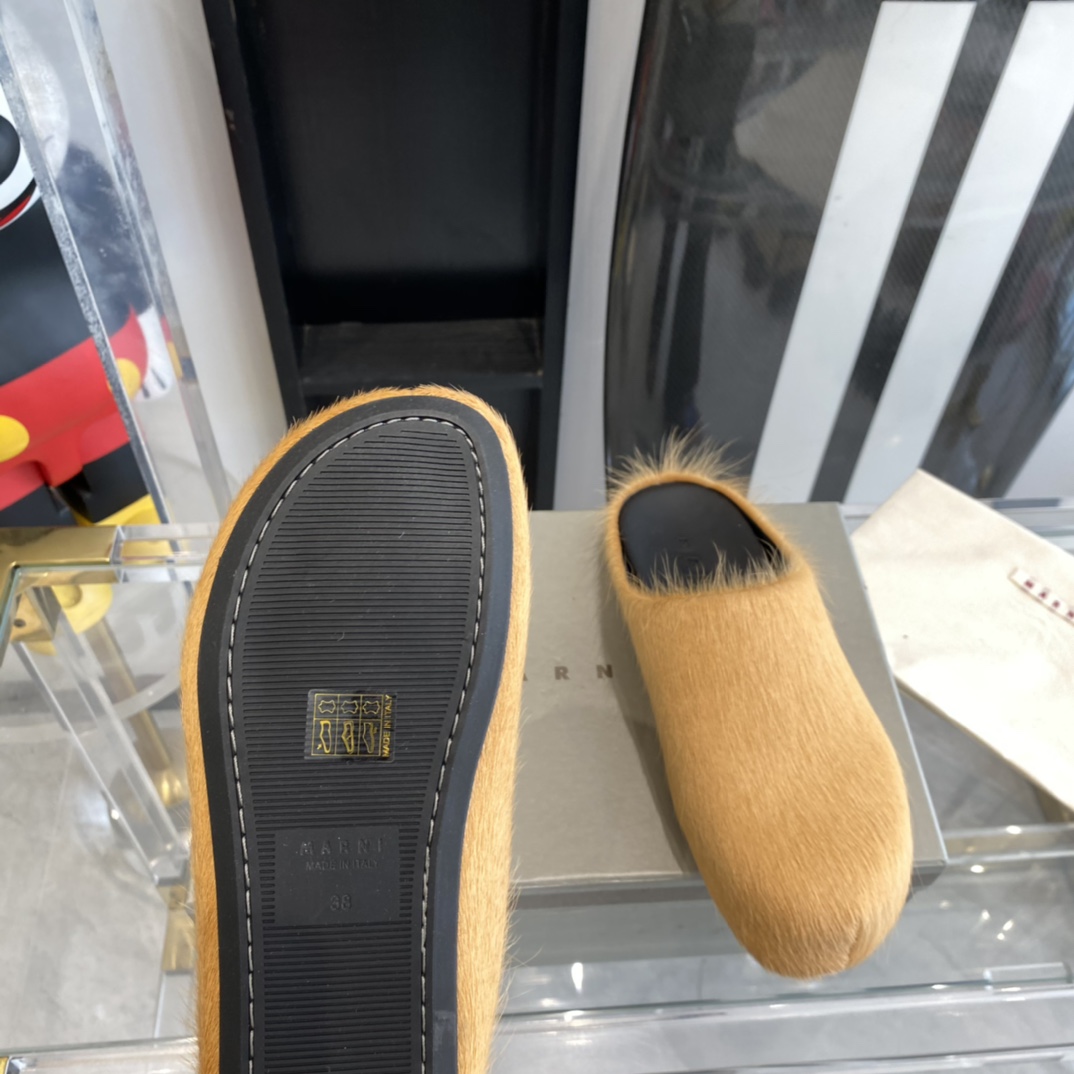 Marni Fussbett Slip-On Flat Mules - 