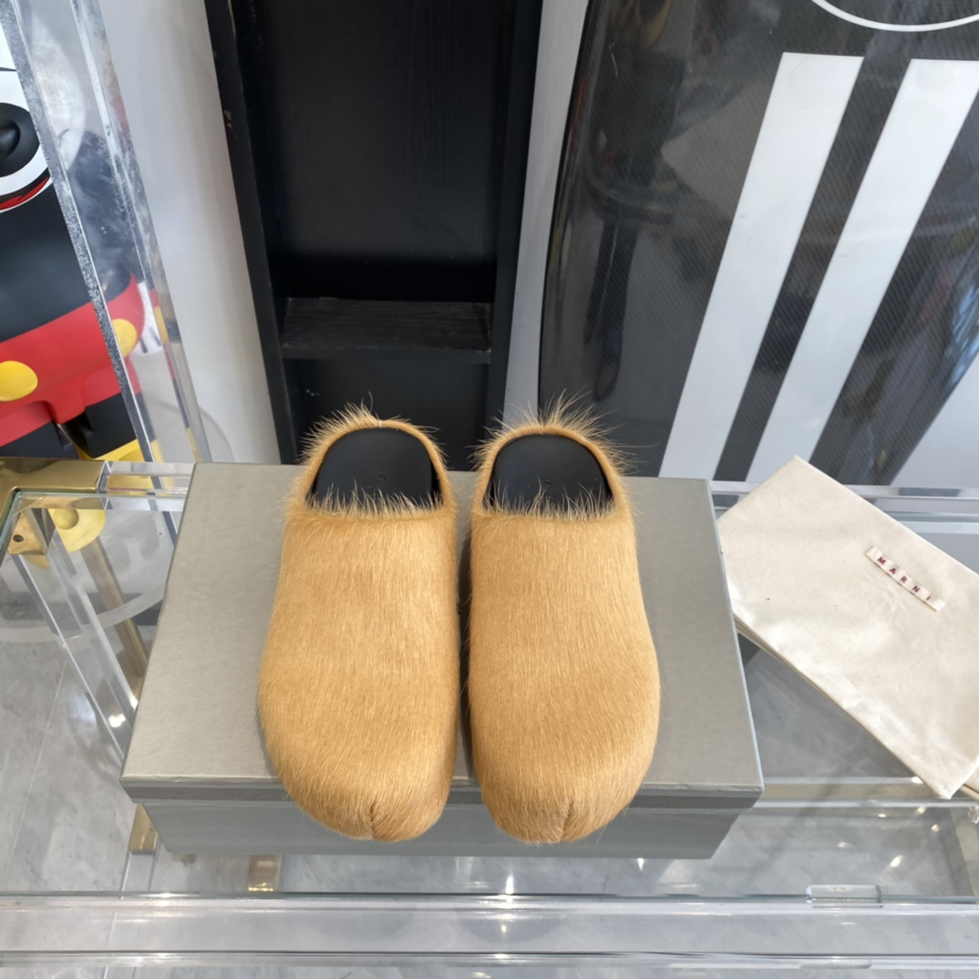 Marni Fussbett Slip-On Flat Mules - 